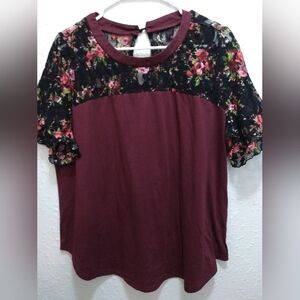 Shein Curve Lacy Flutter Sleeve Top